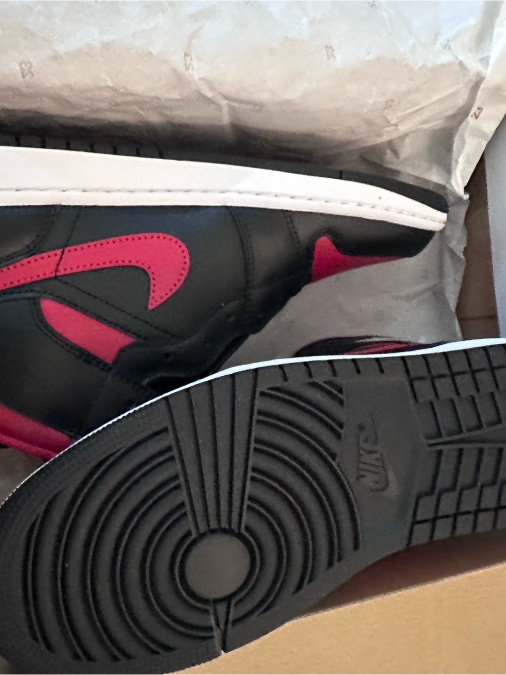 Jordan 1 Mid sneakers; size 9.5 US (Men’s) #basketball #retro - Picture 3 of 7